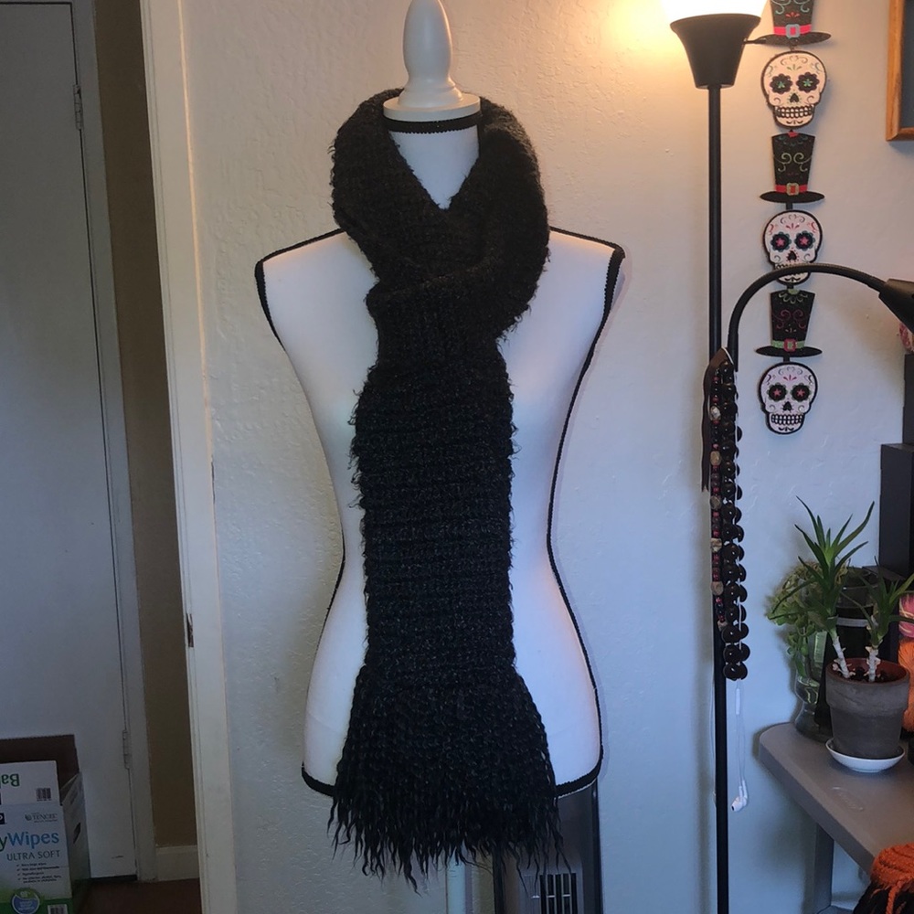 HANDMADE SCARF - Picture 2 of 5